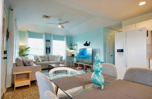Seabreeze Sueños ※ Surfside Abode a Walk to Beach - Foto 14