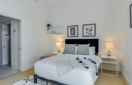 Stylish 4 Bed with Rooftop, Garage Near Hot Spots Less Than 5 Mins to Belmont, 10 Mins to Broadway, 24 Hour Hospitality Team, Perfect for Groups, Available for Long Term Rental - Foto 10