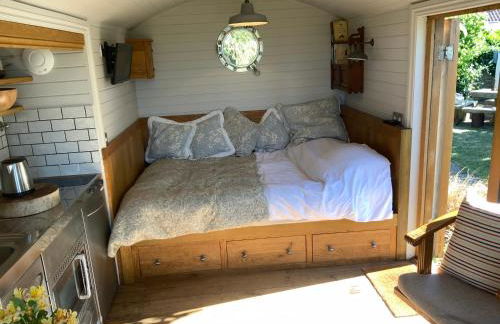 The Goods Wagon, private garden and stunning views - Foto 8