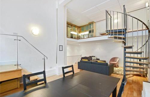 Designer Soho Loft - Photo 8