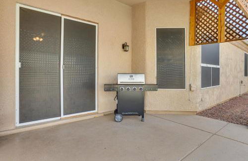 Game Room and Backyard Oasis Avondale Group Getaway - Foto 27