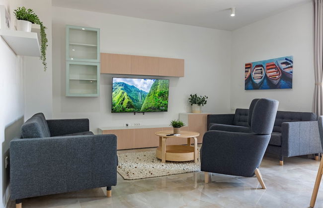 Exquisite Prestige Luxury Apartments With Shared Pool - Photo 40