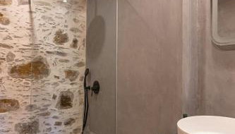 Plagia Rooms - Photo 5, towels, Shower