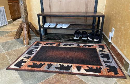 Big Bear Village View Haus is a large pet and kid friendly chalet with hot tub located a short walk to village - Foto 38