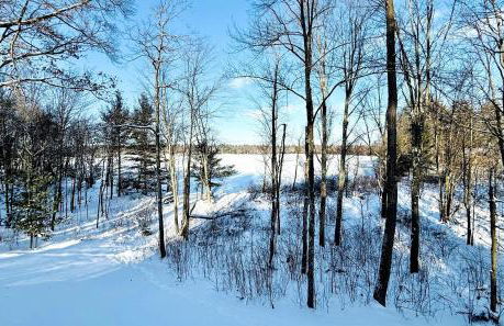 Outstanding Retreat with Dock, Game Space and Lake Views in Wisconsin - Foto 35
