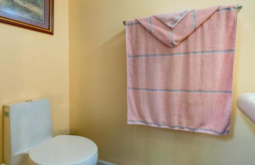 Centrally Located Family Home with Pool - Foto 19