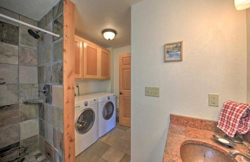 Scenic Riverfront Retreat with Hot Tub and Kayaks! - Foto 18