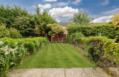 Spacious Bedford House Sleeps 5 Superfast WiFi Free Parking - Foto 32