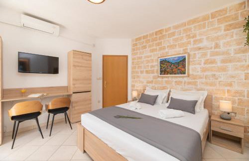 APARTMENTS4YOU SUPETAR 1,2,3&4 -the BEST and MOST POPULAR apartments for DISCOVERING the island - free parking - 200 meters from the beach - Foto 16
