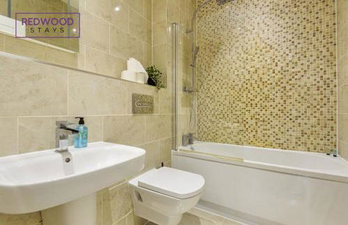 1 Bed 1 Bath, Modern Town Center Apartment, Netflix By Redwood Stays - Foto 59