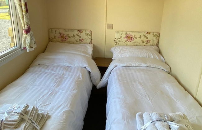 Charming two Bedroom Static Caravan in Whithorn - Photo 2