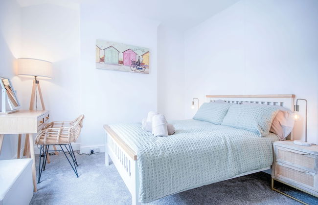 Castle Square - 2 Bedroom - Mumbles - Photo 8