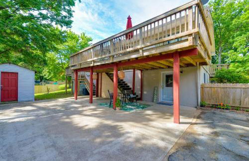 District Heights Apartment with Patio and Seating - Foto 19