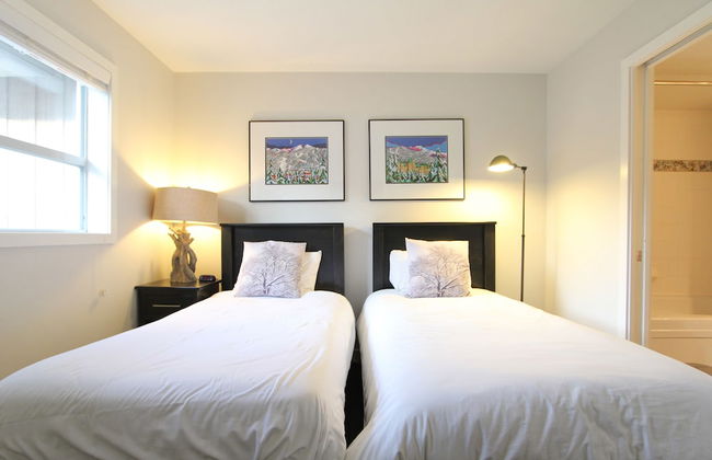 Glacier's Reach by Whistler Retreats - Photo 9