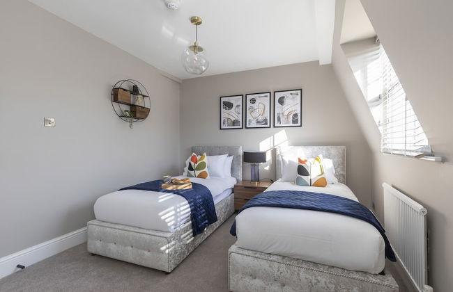 Elliot Oliver - Stunning 6 Bedroom Regency House With Parking - Photo 3