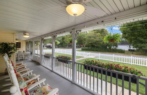 Imperial Porch Haven Cozy Fire Pit Fenced Yard - Foto 7