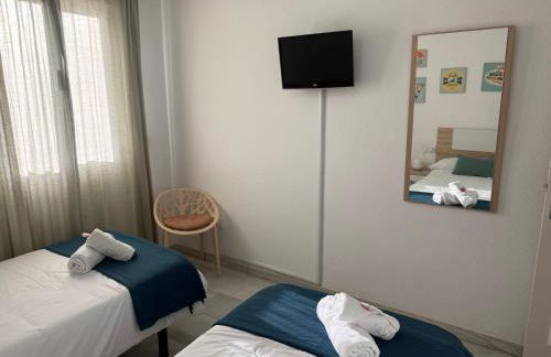 Laguna Beach Haven, WIFI, swimming pools, beach a few steps away, shops - Foto 4