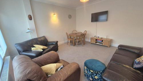 Roomy, comfortable Greater London home, sleeps 8 - Foto 2