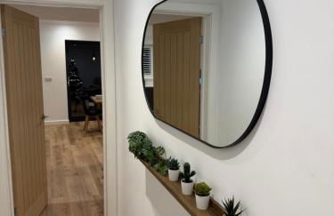 Luxury House, Great Location in Redditch - Contractors - Families - Groups - Relocators - Sleeps 9 - Foto 16