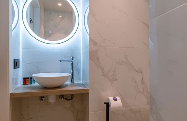 Luxurious Penthouse With Beautiful Seaview - Photo 26