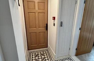 Luxury Pet Friendly 3 Bedroom Home with Copper Bath - Photo 19