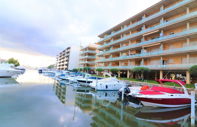 Apartment With Scenic View - Photo 35