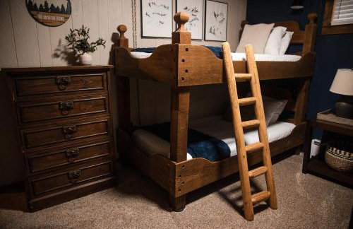 Cozy A-FrameKing BedSkiFire PitSchuss - Foto 22