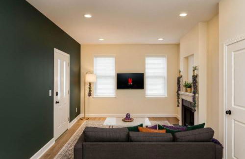 Soulard King 1BR w Washer & 370 Mbps Wi-Fi - Foto 6