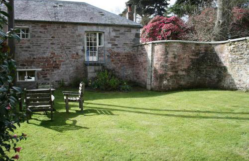 Gamekeeper's Cottage within historic Tregrehan Garden - Foto 16