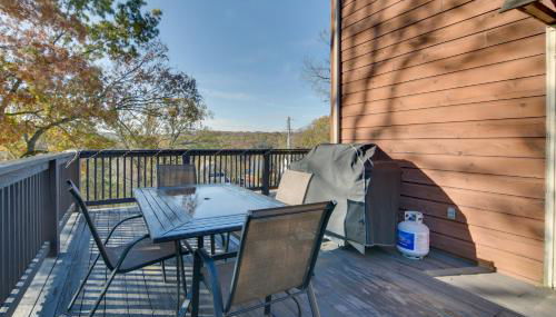 Walk to Lake Lampe Cabin with Fireplace and Deck! - Foto 2