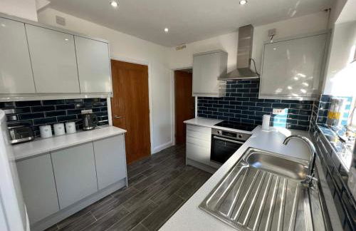 Cosy, Modern Home Near BHX, NEC and City Centre - Foto 10