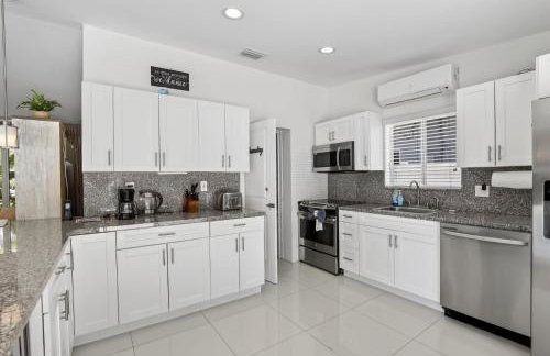 Waterfront Oasis with Private Pool - Foto 17