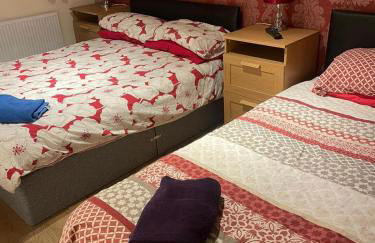 "Snooze Central" - City Centre Apartments above Victoria Centre Shopping Centre with full Kitchen in Milton Street - up to 4 Beds - most Central Location next to the Hilton Hotel - Outdoor Parking for Cars or Vans five pounds a day - Sunday 1pm Check-Out - Photo 36