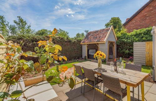 Queens Barn - Photo 29