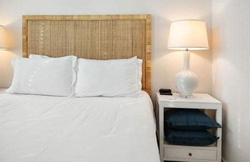 Seaside Veranda 7 - Steps to Beach, Pet-Friendly, Pool, Fast WiFi - Foto 19