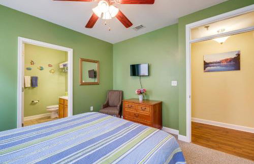 Lakefront Huddleston Condo with Community Pool - Foto 10