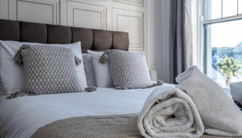 Contractor Room - Kitchen - Central Spot - Photo 1