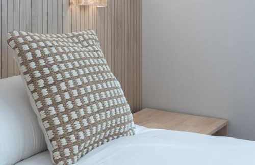 Meraki Suites - Photo 18