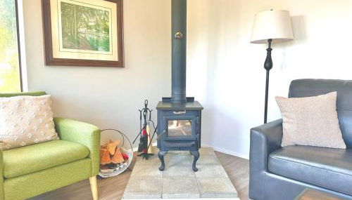 Water Views - Wood Stove - Quiet & Private Stay - Foto 2