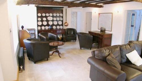 The Larches - Photo 3