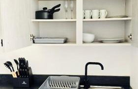 Stylish 1BR Executive Bury Stay with Kitchen and WiFi - Foto 9