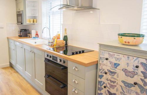 Haven Hideaway Beautiful Lymington Studio Apartment with Garden near The New Forest - Foto 14