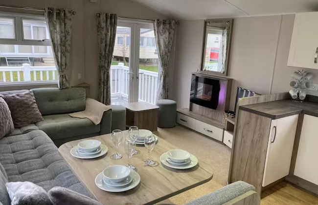 Caravan-sleep8-hottub-freep-balcony-familyfriendly - Foto 1