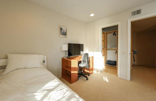 Hilltop Escape in Carmel Valley - Photo 15