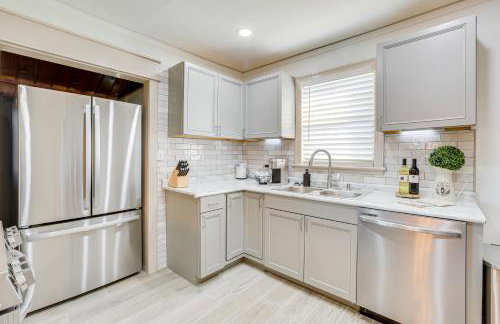 Walk to Amphitheater and Stadium Home with Deck! - Foto 9