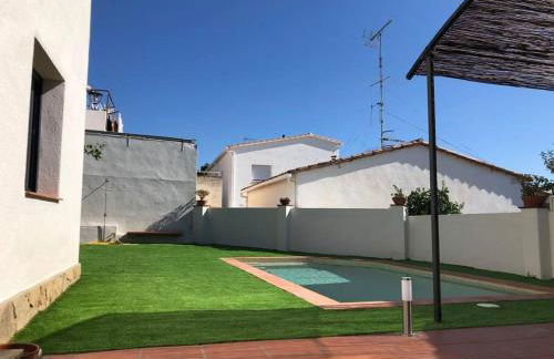 CASA CENTRO DEL PUEBLO CON PISCINA PRIVADA - Photo 30