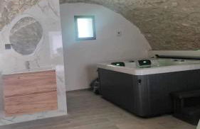 Appartement avec jaccuzzi privatif en RDC proche via rhona - Photo 14