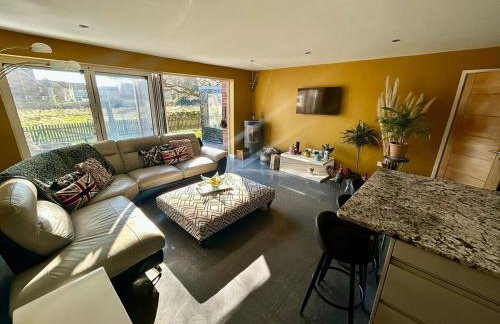 Grand Idyllic Hideaway Home With Hot Tub, Sleeps 8 - Foto 8