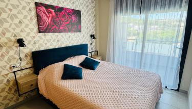 Hermoso piso en un paso de la Playa de Fenals con piscina - Foto 3