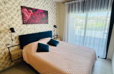 Hermoso piso en un paso de la Playa de Fenals con piscina - Foto 3